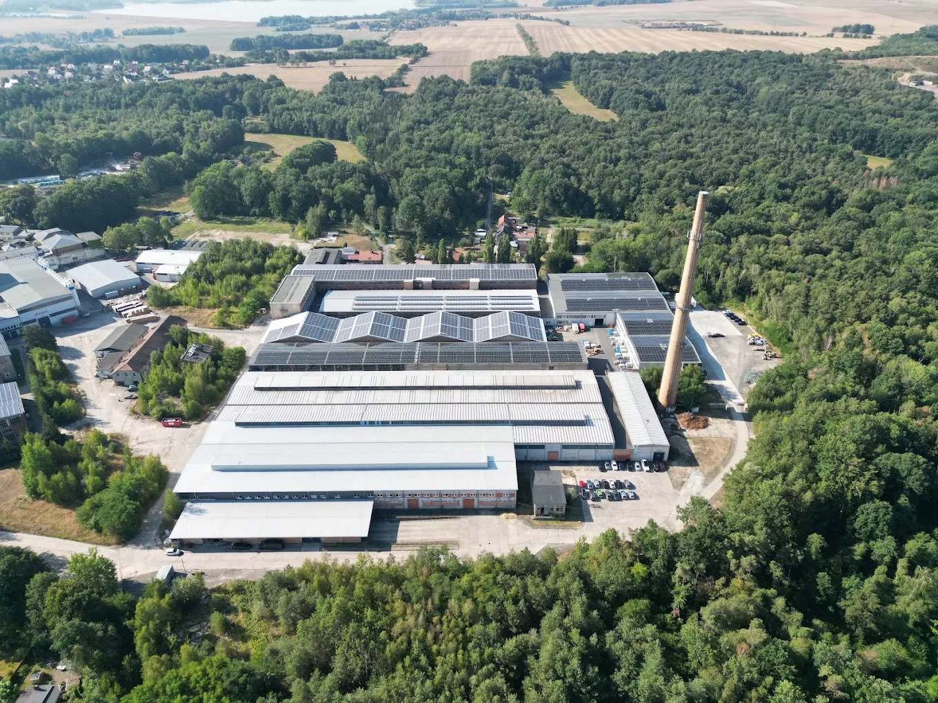 Luftbild der Printesso Druckerei in Großdubrau in Sachsen